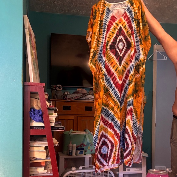 Colorful Tie-Dye Kaftan - Picture 1 of 11